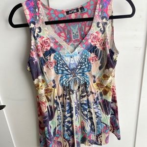Butterfly printed vneck tank top apt 9 size medium